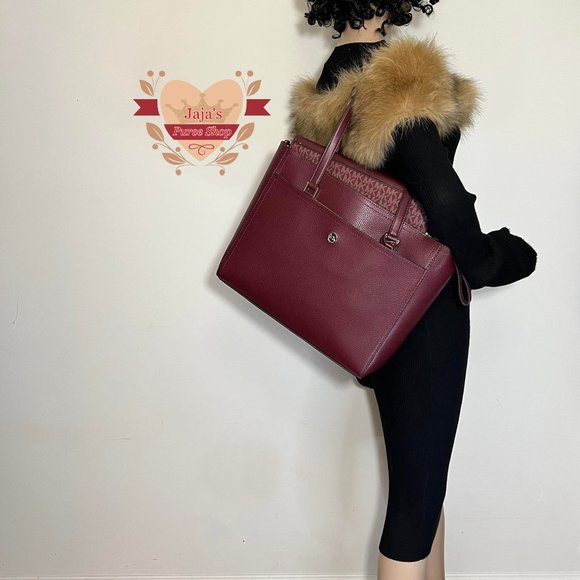 💜Michael Kors Leather Purse, Pouch & Envelope Clutch💜 - Picture 15 of 17